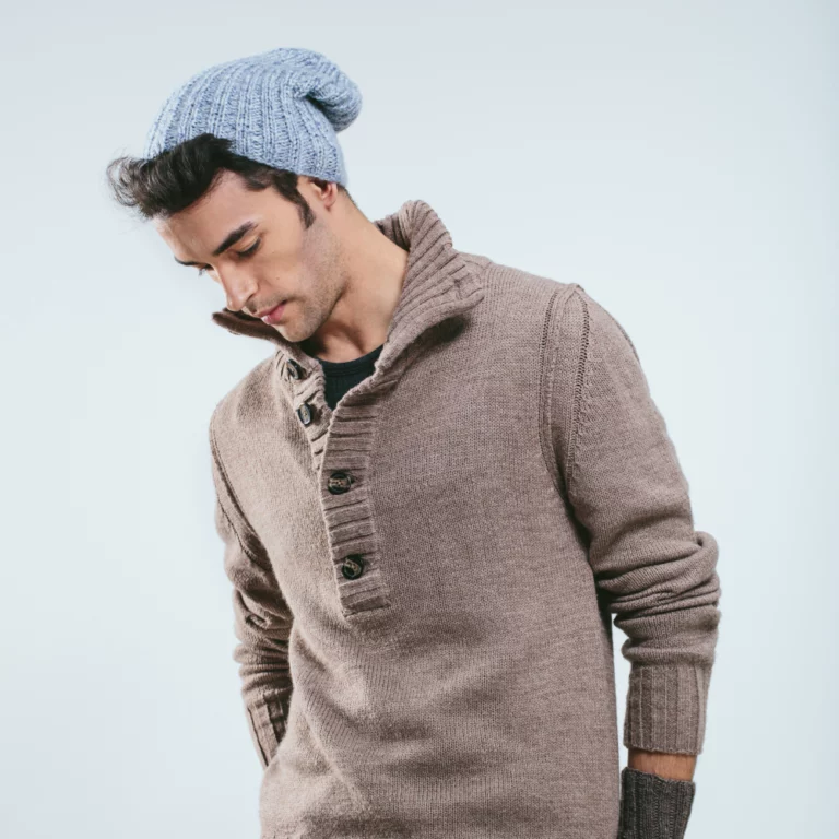 fashionable-man-winter-knitted-clothes